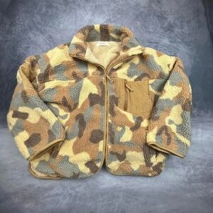 Full zip sherpa jacket in camo pattern Super soft fleece with chest pocket
